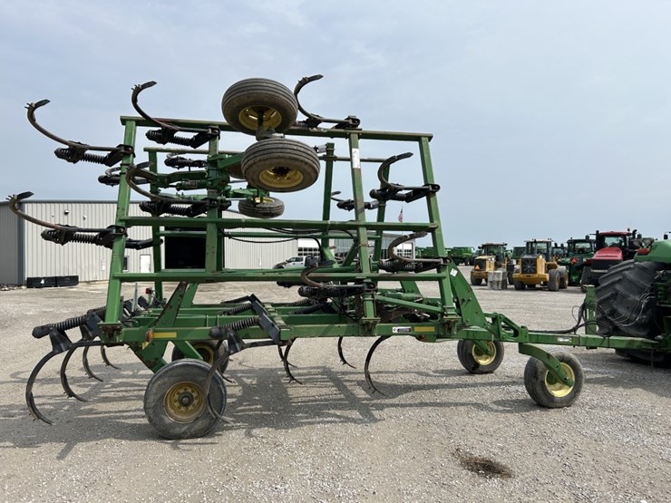 2002-john-deere-2400-image-2