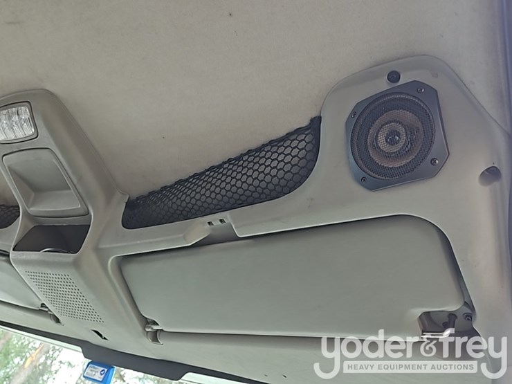 2017-international-8600-image-48