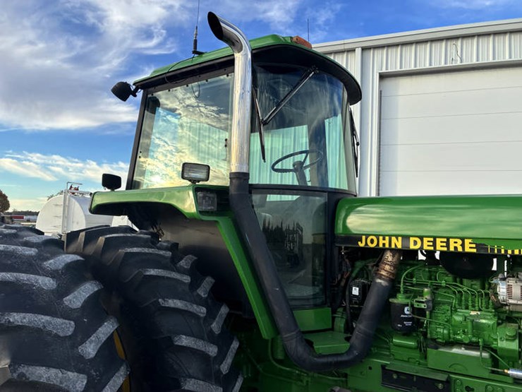 1994-john-deere-4560-image-16
