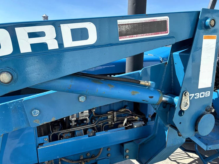 new-holland-2120-image-24