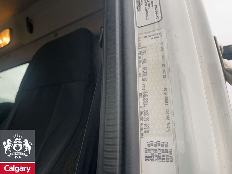 2015-freightliner-114sd-image-26