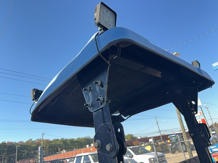 new-holland-boomer-30-image-60