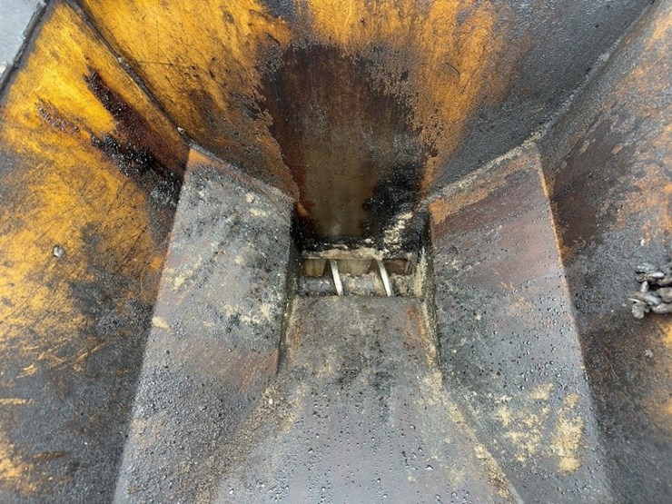 salsco-cobra-curber-curbing-machine-image-7