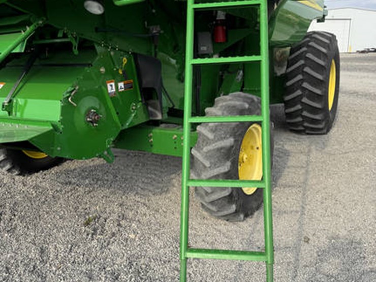 2005-john-deere-9560-sts-image-39