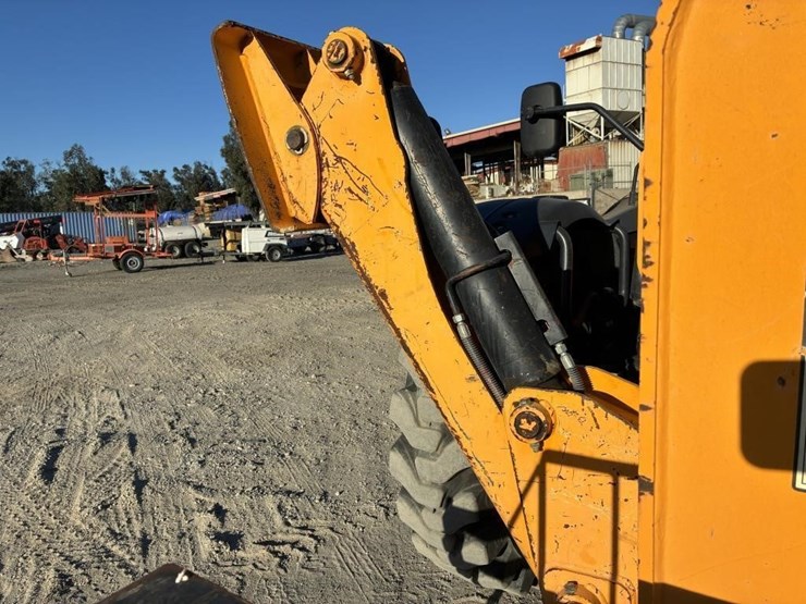 2018-jcb-510-image-8