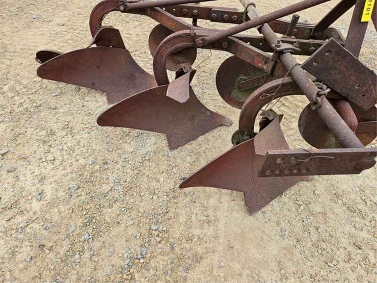 massey-ferguson-14-image-13