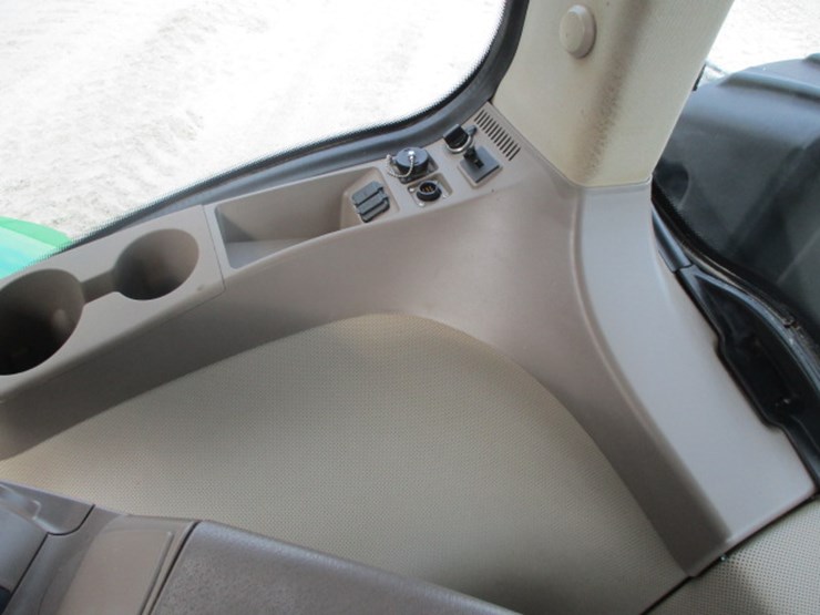 2017-john-deere-9570r-image-43