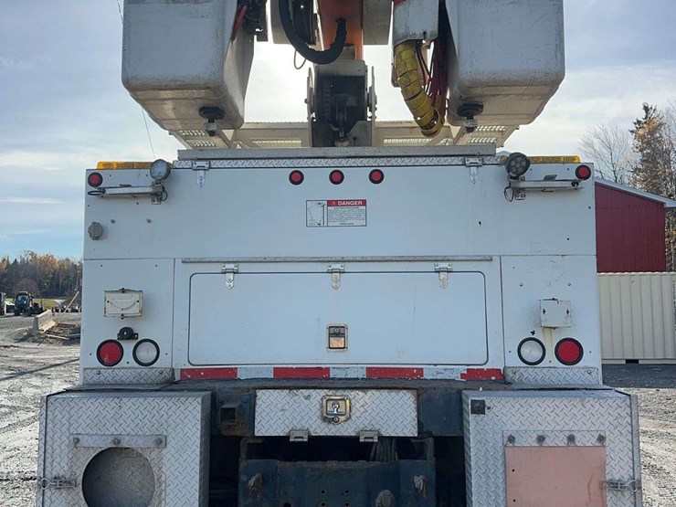 2012-international-7400-image-6