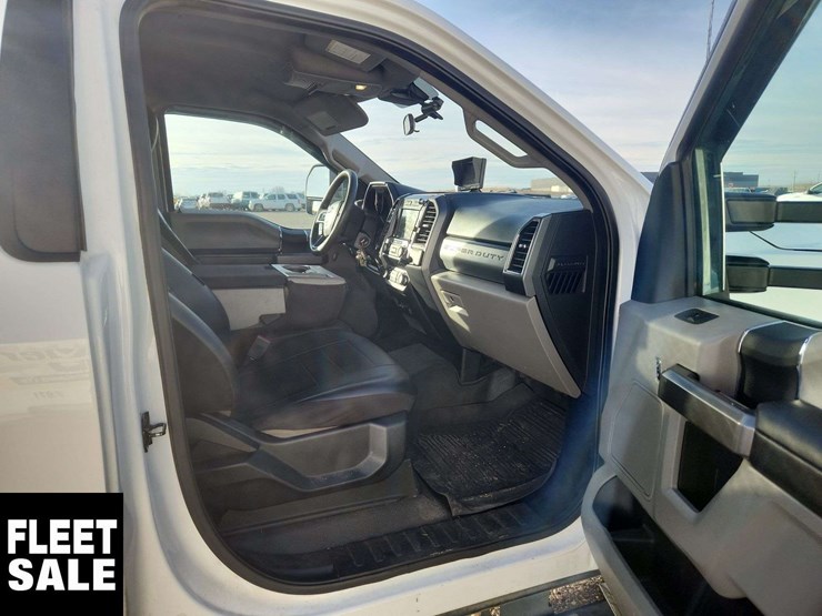 2020-ford-f550-image-18