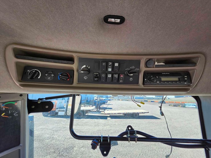 2012-case-ih-400-image-43