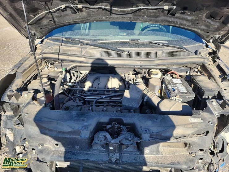 2019-ford-explorer-image-15