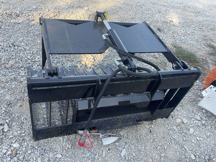 skid-steer-hollow-wood-grabber-image-3