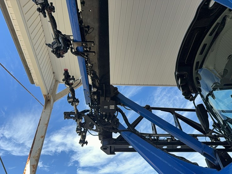 2023-new-holland-sp.310f-image-16