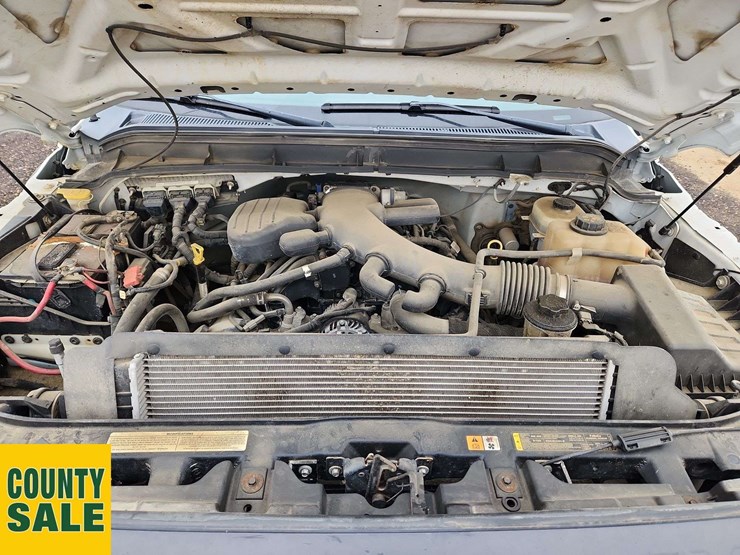 2013-ford-f550-image-28