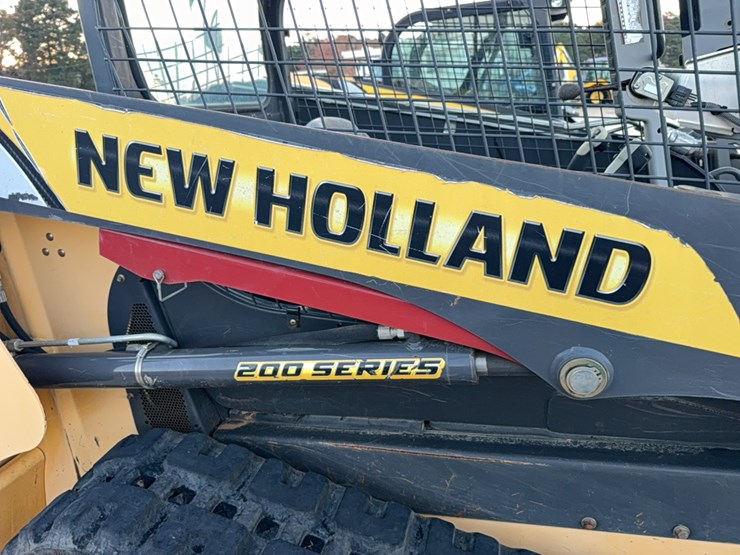 new-holland-c227-image-52