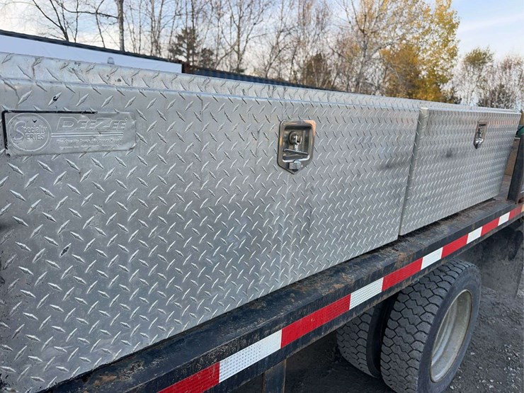 2011-ford-f550-xl-image-17