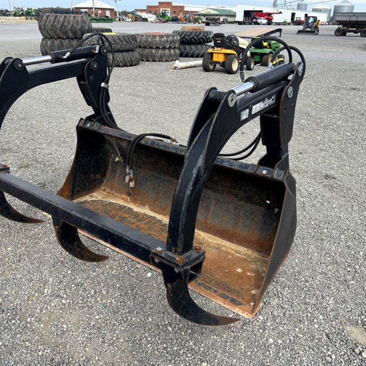 #10958 • GRAPPLE BUCKET