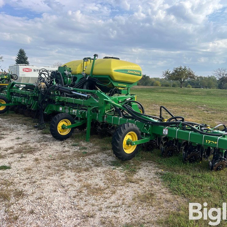 2019 JOHN DEERE 1725