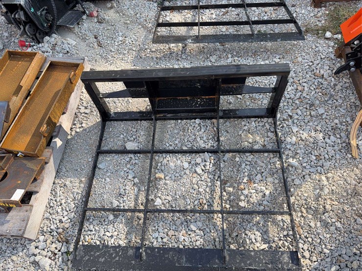 mini-skid-steer-land-leveler-image-3