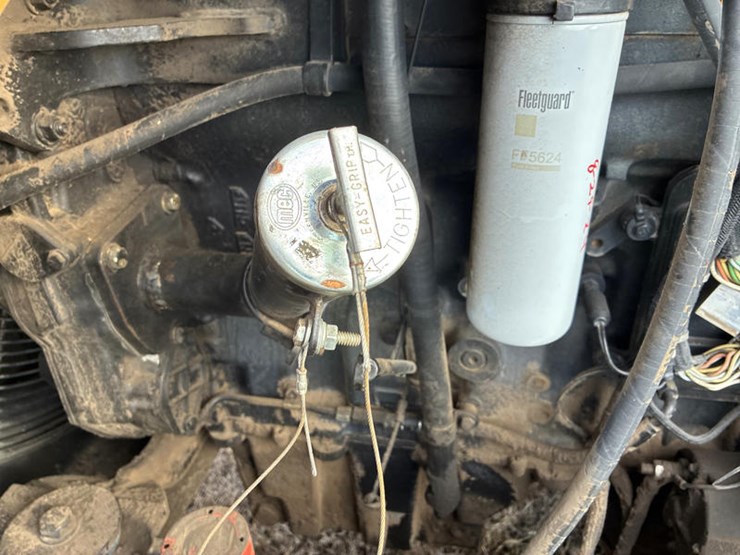 #114632-•-cat-85e-#6js00405-image-68