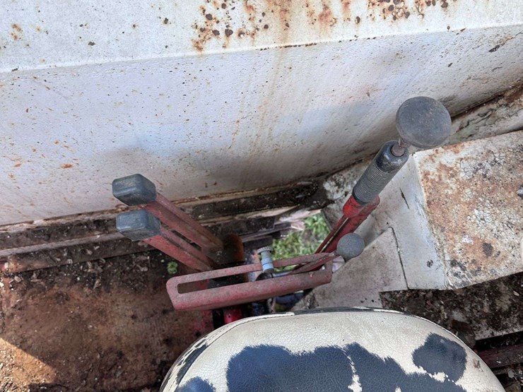 cockshutt-1550-image-51