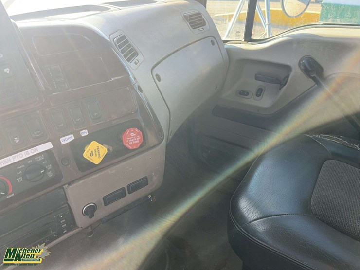 2008-sterling-acterra-image-15