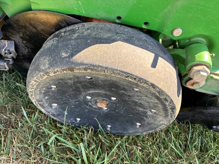 2011-john-deere-1790-image-16