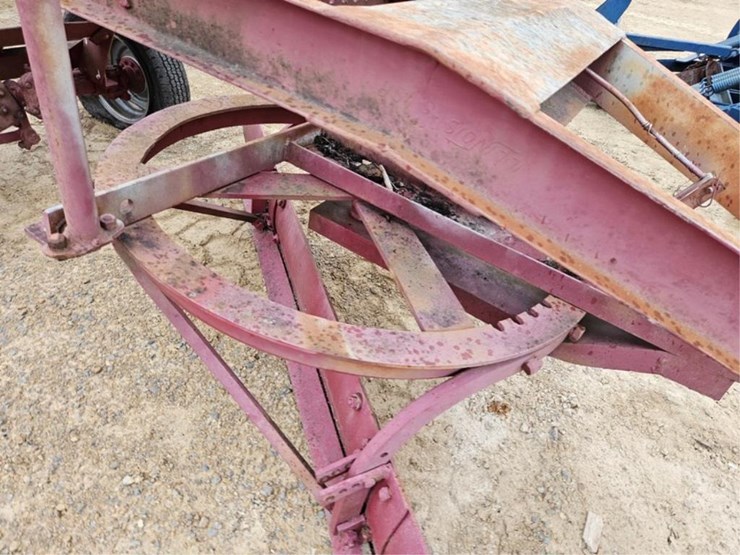 #3116-•-pull-type-road-grader-image-12