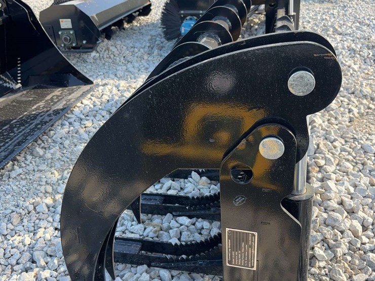 curved-log-grapple-image-5