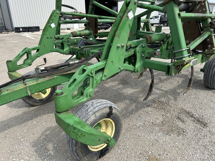 2002-john-deere-2400-image-47
