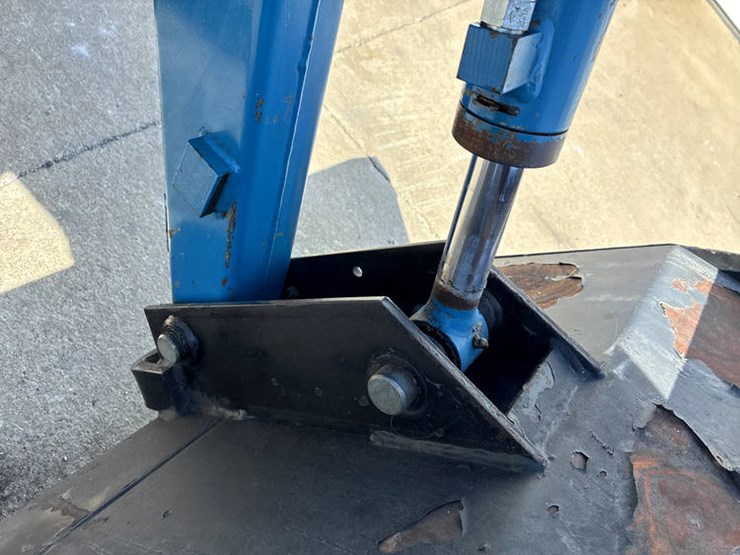 new-holland-2120-image-18