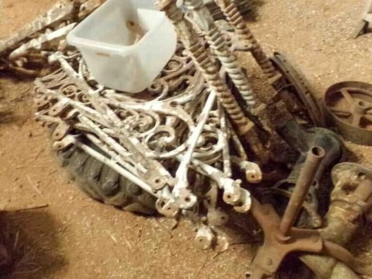 vintage-metal-items-image-4