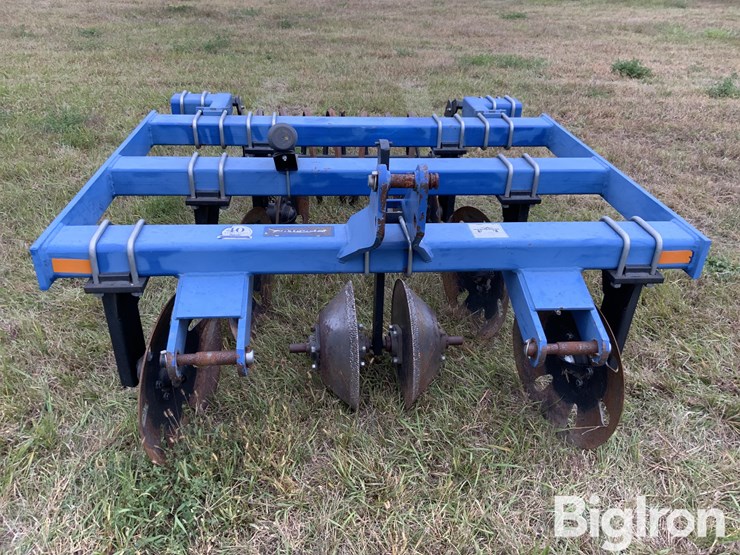 2011-blu-jet-track-master-image-2