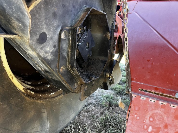 2005-hesston-9260-image-17