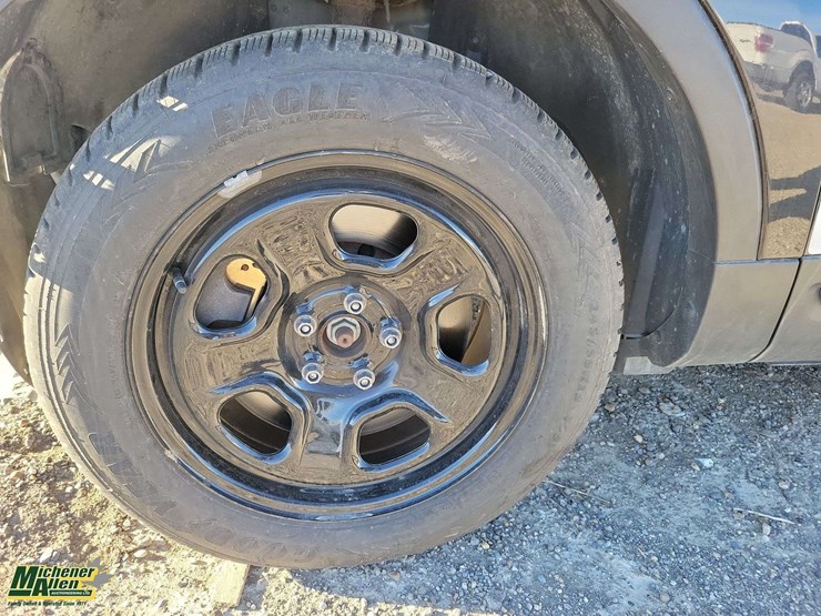 2019-ford-explorer-image-21