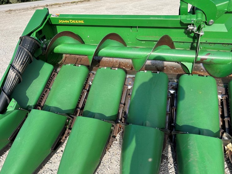 2021-john-deere-c18f-image-35