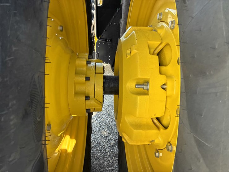 2023-john-deere-8r-370-image-66