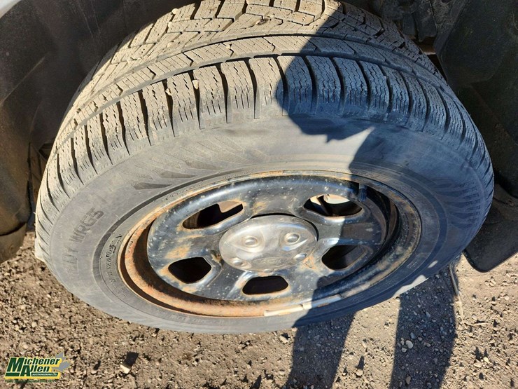 2017-ford-explorer-image-29