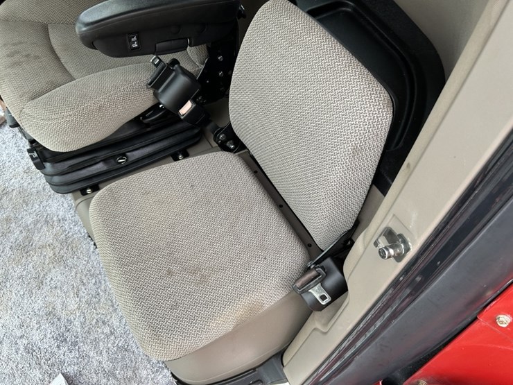 2019-case-ih-8250-image-38