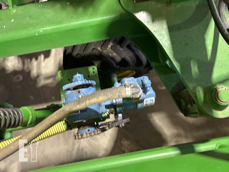 2014-john-deere-db60-image-42