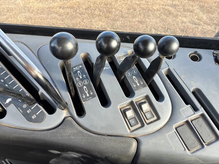 #114632-•-cat-85e-#6js00405-image-84