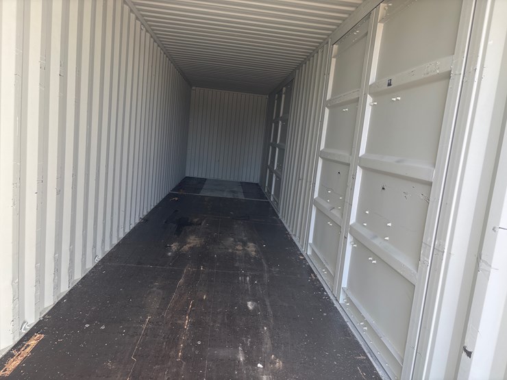 #1202-•-2025-zhw-container-image-4