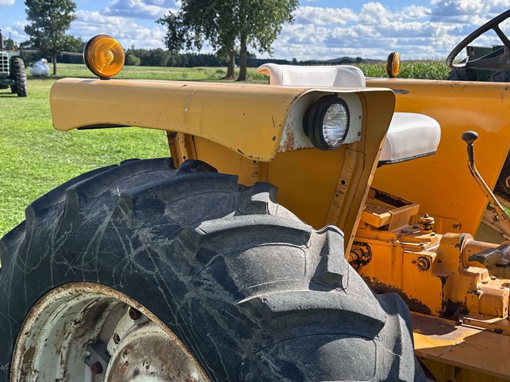 minneapolis-moline-g550-image-45