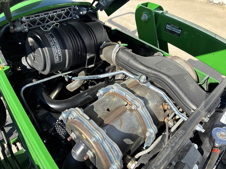 2018-john-deere-3038e-image-53