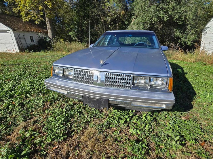1985-oldsmobile-ninety-eight-regency-image-8