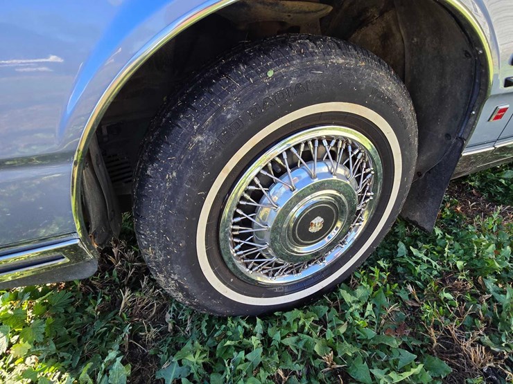 1985-oldsmobile-ninety-eight-regency-image-38