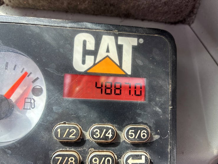 2018-caterpillar-259d-image-26