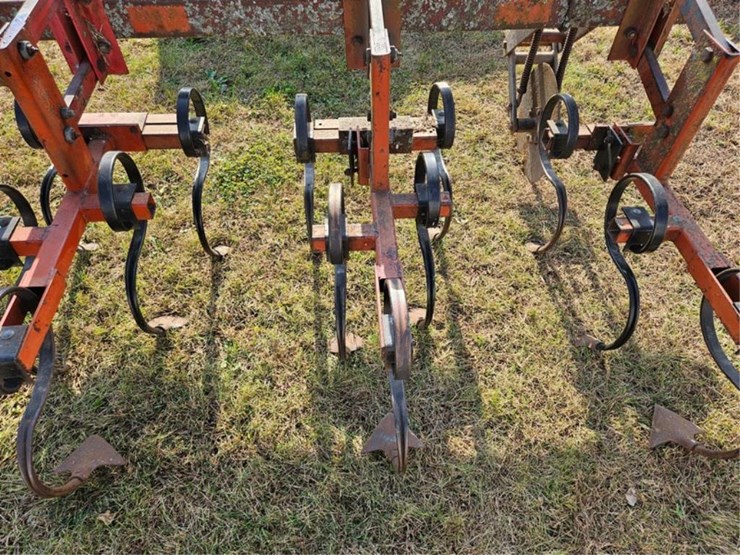 #3020-•-3pt-6-row-vibra-shank-cultivator-image-14