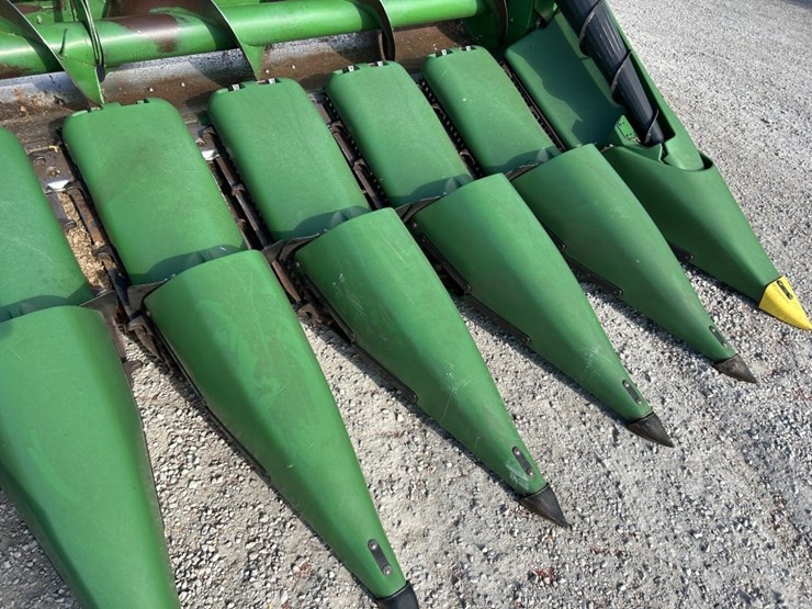 2021-john-deere-c18f-image-40