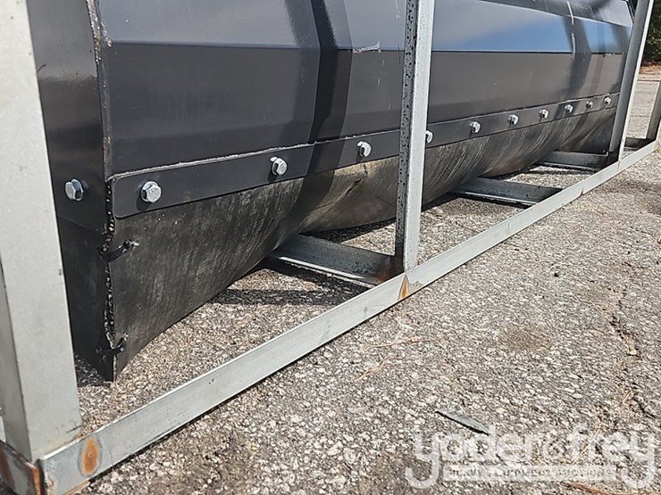 unused-72"-broom-sweeper-(ss-72w)-to-suit-skidsteer-image-10